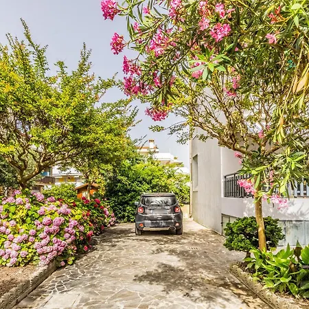 House-garden & Hydromassage-sea-free Parking Grado