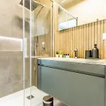 Semesterbostad House-garden & Hydromassage-sea-free Parking *