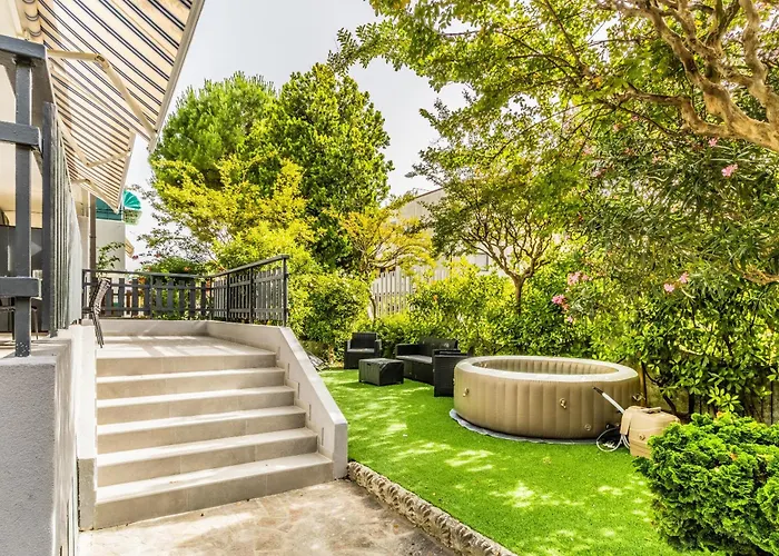 House-garden & Hydromassage-sea-free Parking Holiday home